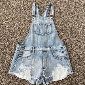 Overall shorts
